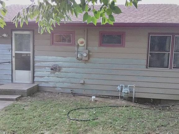 5th image of 403 S Park St