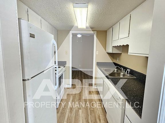 5th image of 9015 Countryside Ln APT B