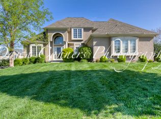 2332 NE Smokey Hill Dr, Lees Summit, MO 64086