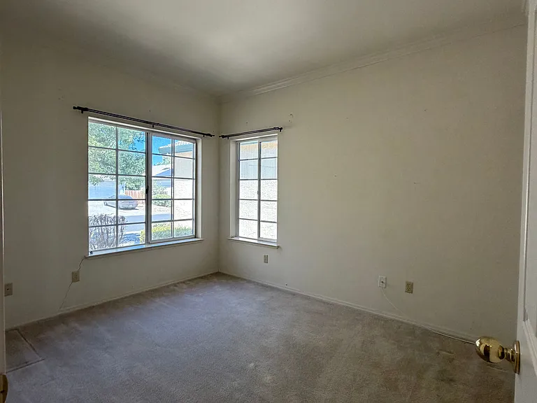 625 Fox Hollow Way — Photo 32