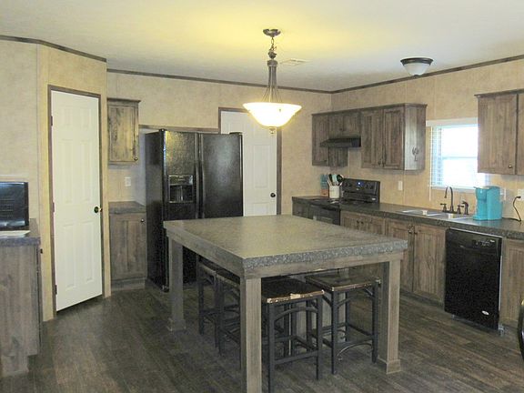 4th image of 323 An County Road 2111