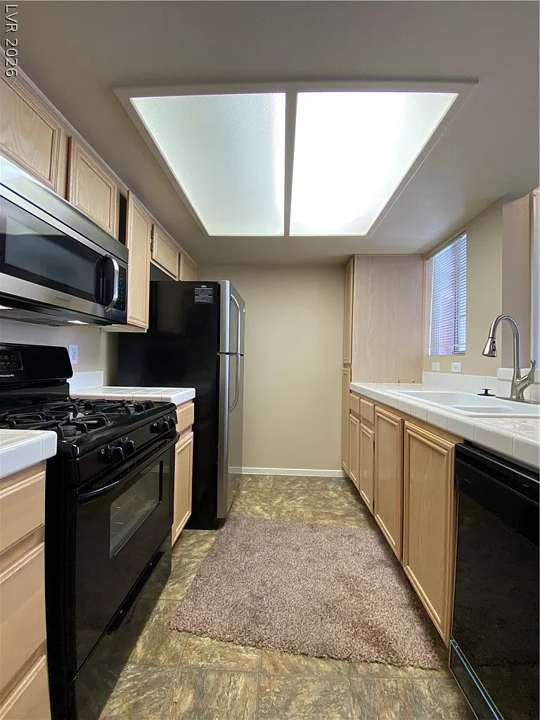 1 bed, 1.0 bath, 560 sqft, $1,150 — Photo 3