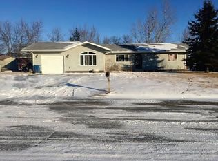 907 Callaway St E, Saint Joseph, MN 56374