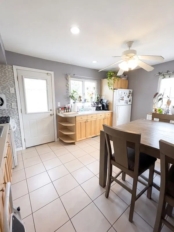 2 bed, 1.0 bath, 750 sqft, $2,700 — Photo 2