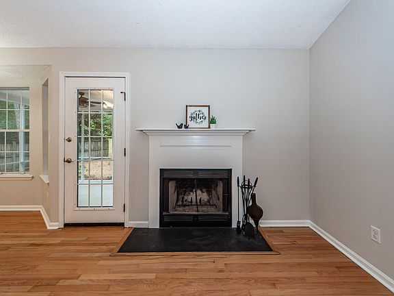 3rd image of 1953 Walkers Ferry Pl