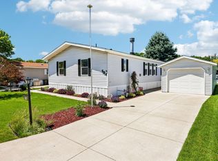 504 Harbor Heights Dr, Waterford, WI 53185