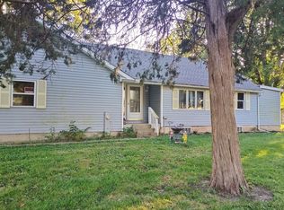 117 W Hawley St, Amboy, IL 61310