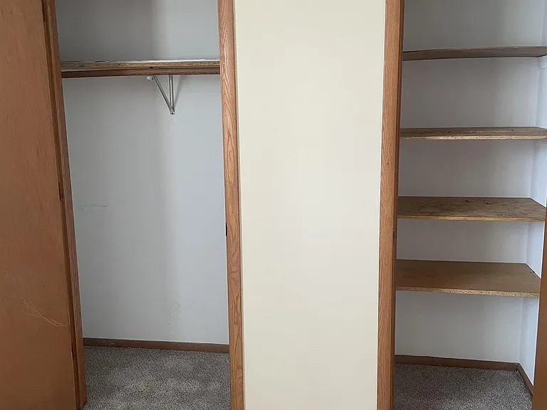 464 Pullman Ave — Photo 3