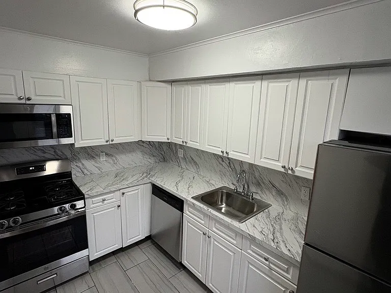 64-20B 194th Ln — Photo 4