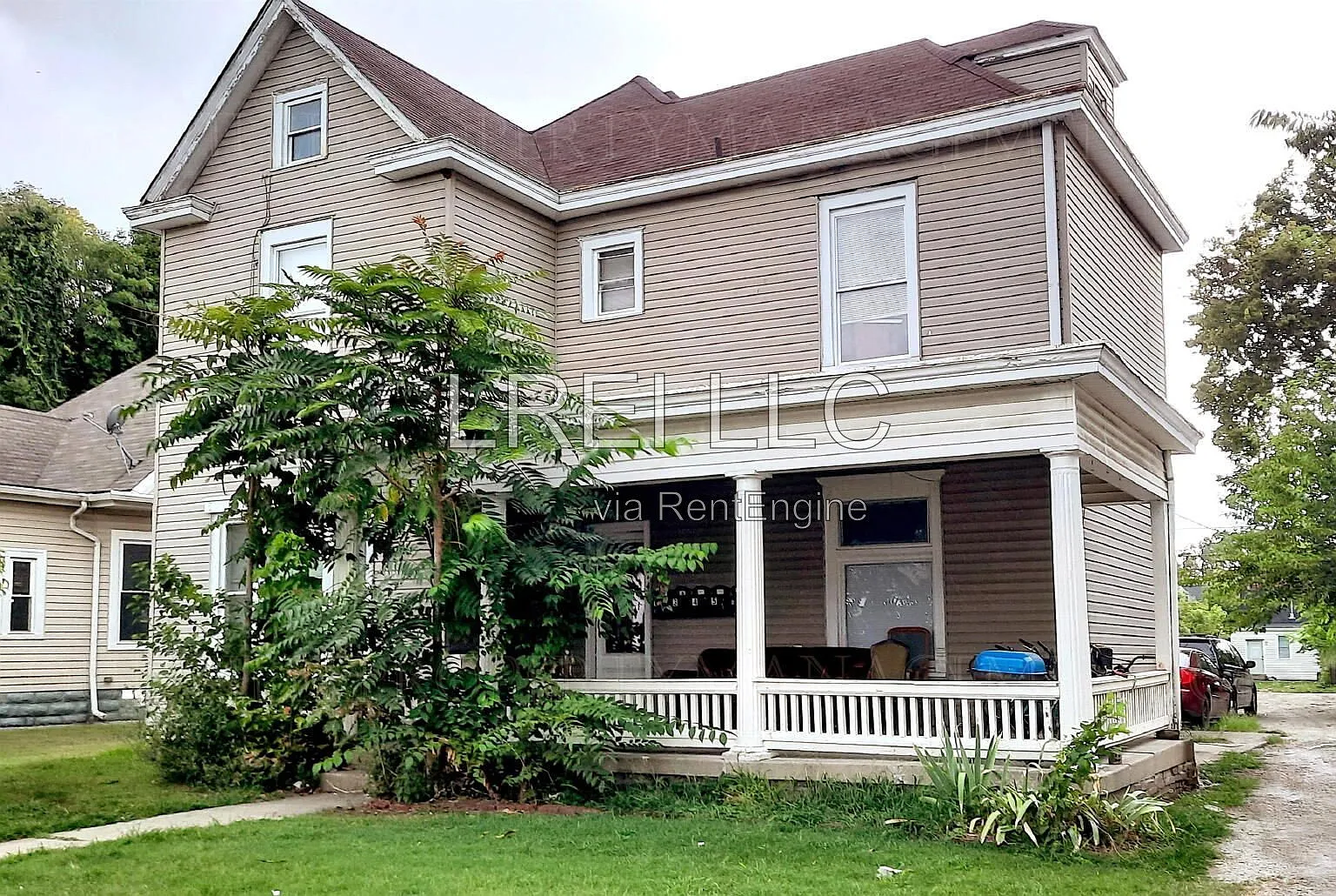 3 bed, 1.0 bath, 1100 sqft, $1,050 — Photo 1