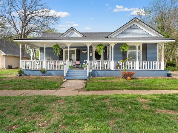 311 S Monroe St, Mc Gregor, TX 76657