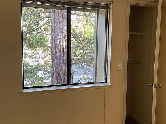 4th image of 1009 La Terrace Cir Building 24