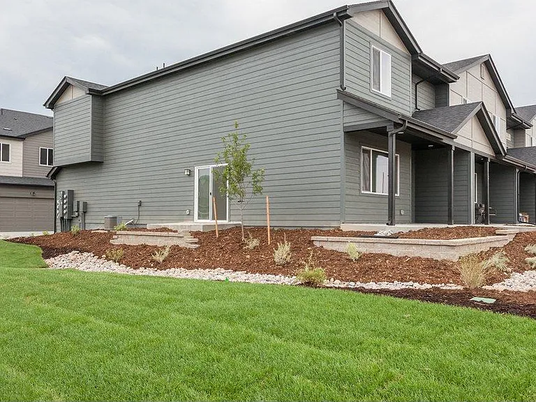 2814 Barnstormer St — Photo 4