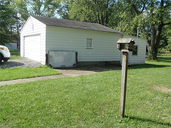 5th image of 6001 Mahoning Ave