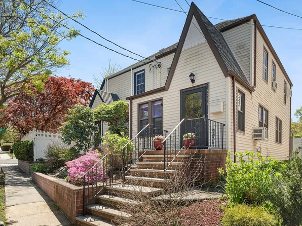 46-18 Glenwood Street, Little Neck, NY 11362