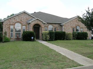 1811 Clayton Dr, Mansfield, TX 76063