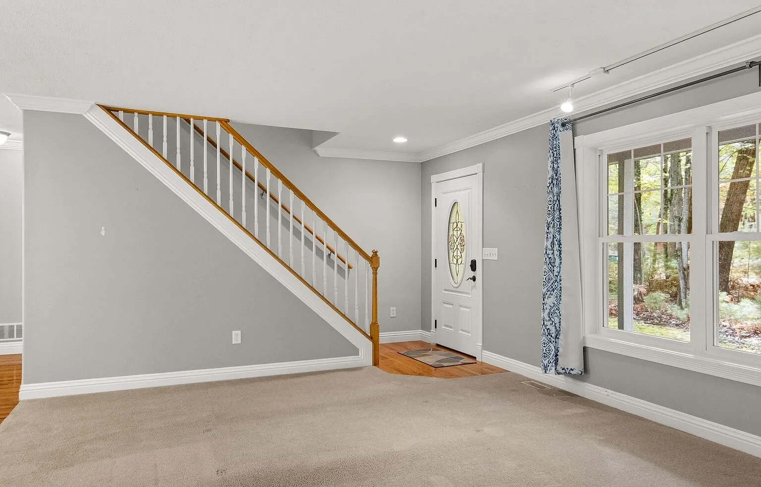 Spacious 3-Bedroom, 2-Bath Home Near River & Boat Access — Photo 3