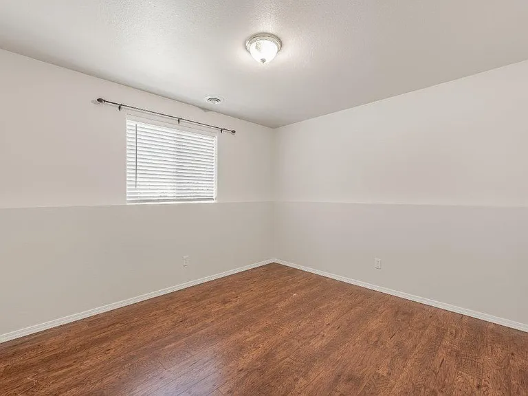 1179 W Cardinal Ave — Photo 15