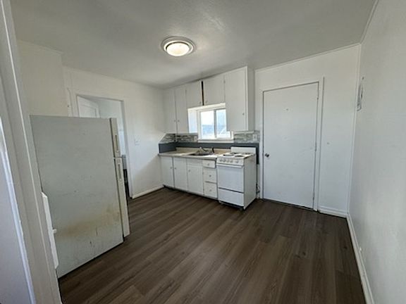 3rd image of 1056 W Marina Dr #15