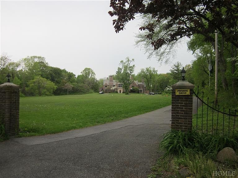 150 Stratton Rd, New Rochelle, NY 10804 Zillow