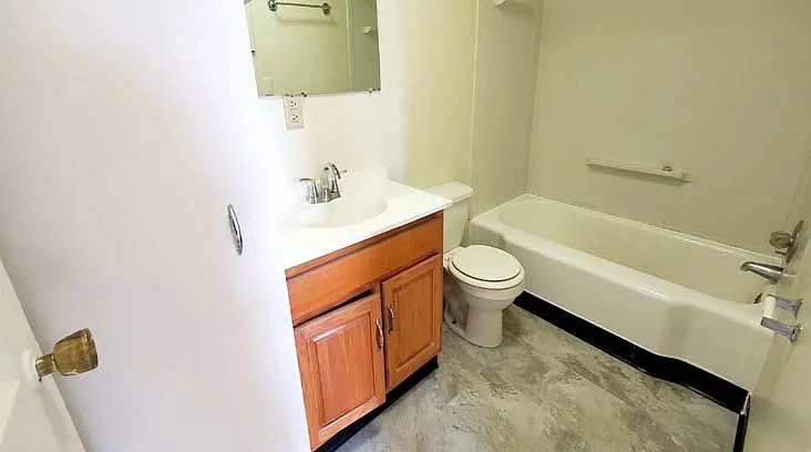 1 W Main St #C — Photo 3