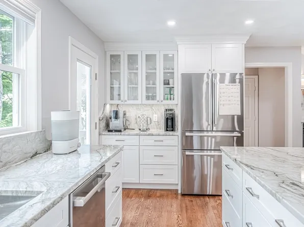 112 Burlington St, Woburn, MA 01801
