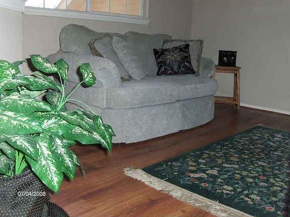 Upstairs relaxation room 