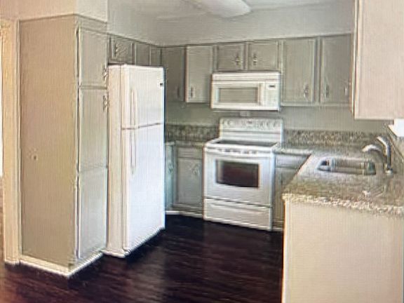 2nd image of 1003 Park Meadow Dr