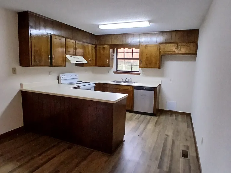149 Windtrace Dr NW — Photo 3