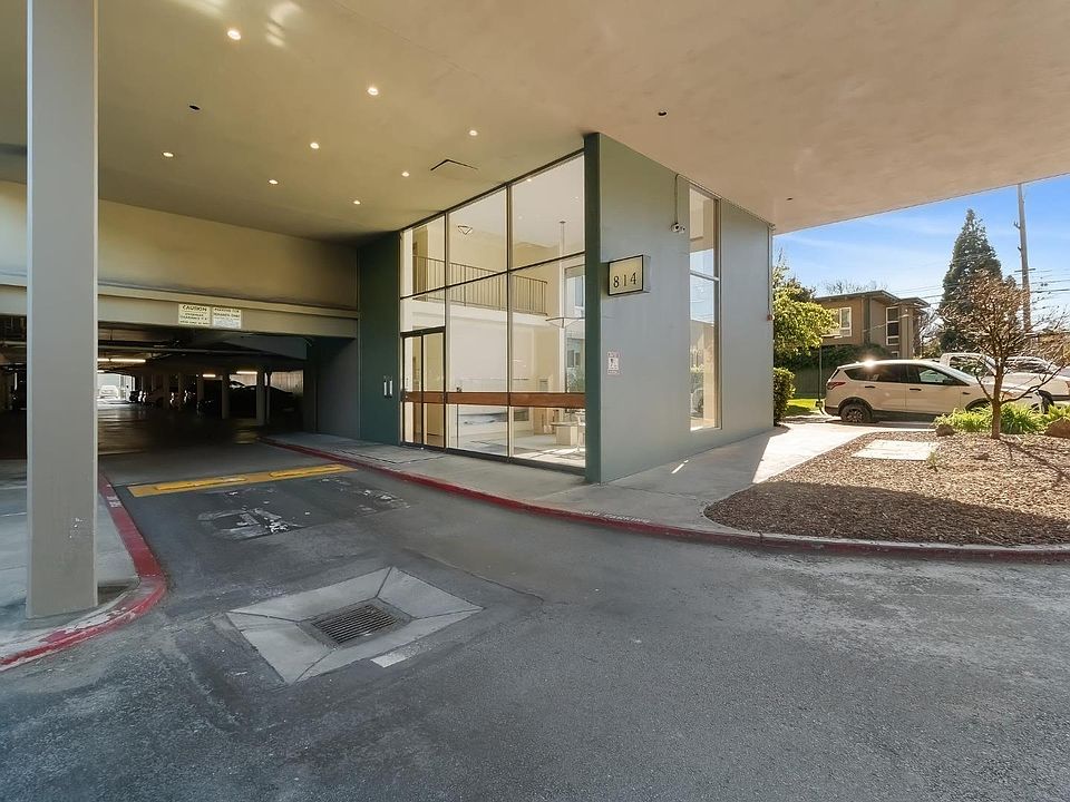 1st image of 814 N Delaware St APT 407