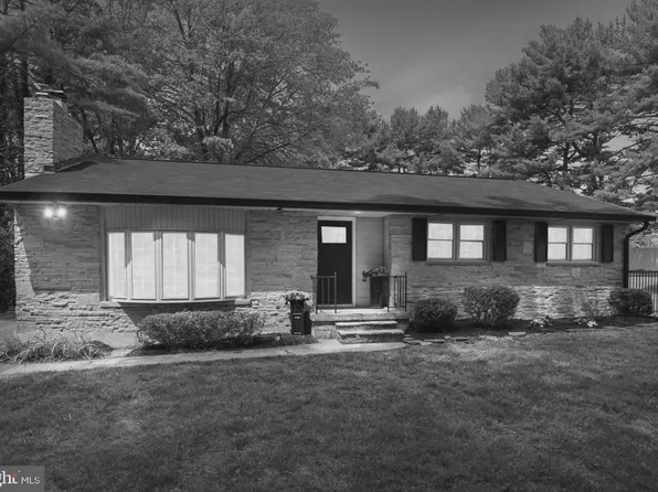 2802 Greenway Dr, Ellicott City, MD 21042