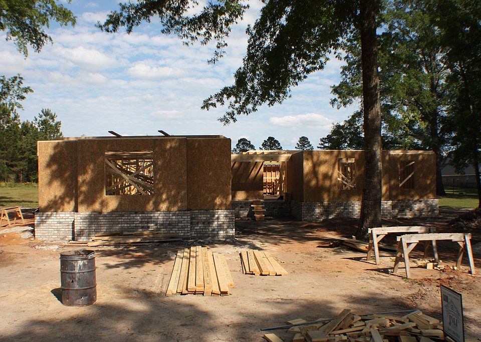 2nd image of 2035 Currituck Dr
