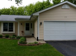 2112 Candlewick Dr SE, Poplar Grove, IL 61065