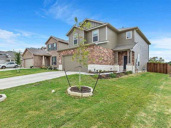 3rd image of 925 Duskywing Way
