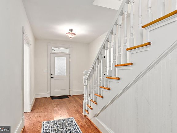 5th image of 206 Laverne Ave