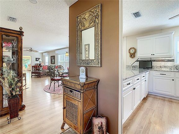 4th image of 3305 Archer Ave