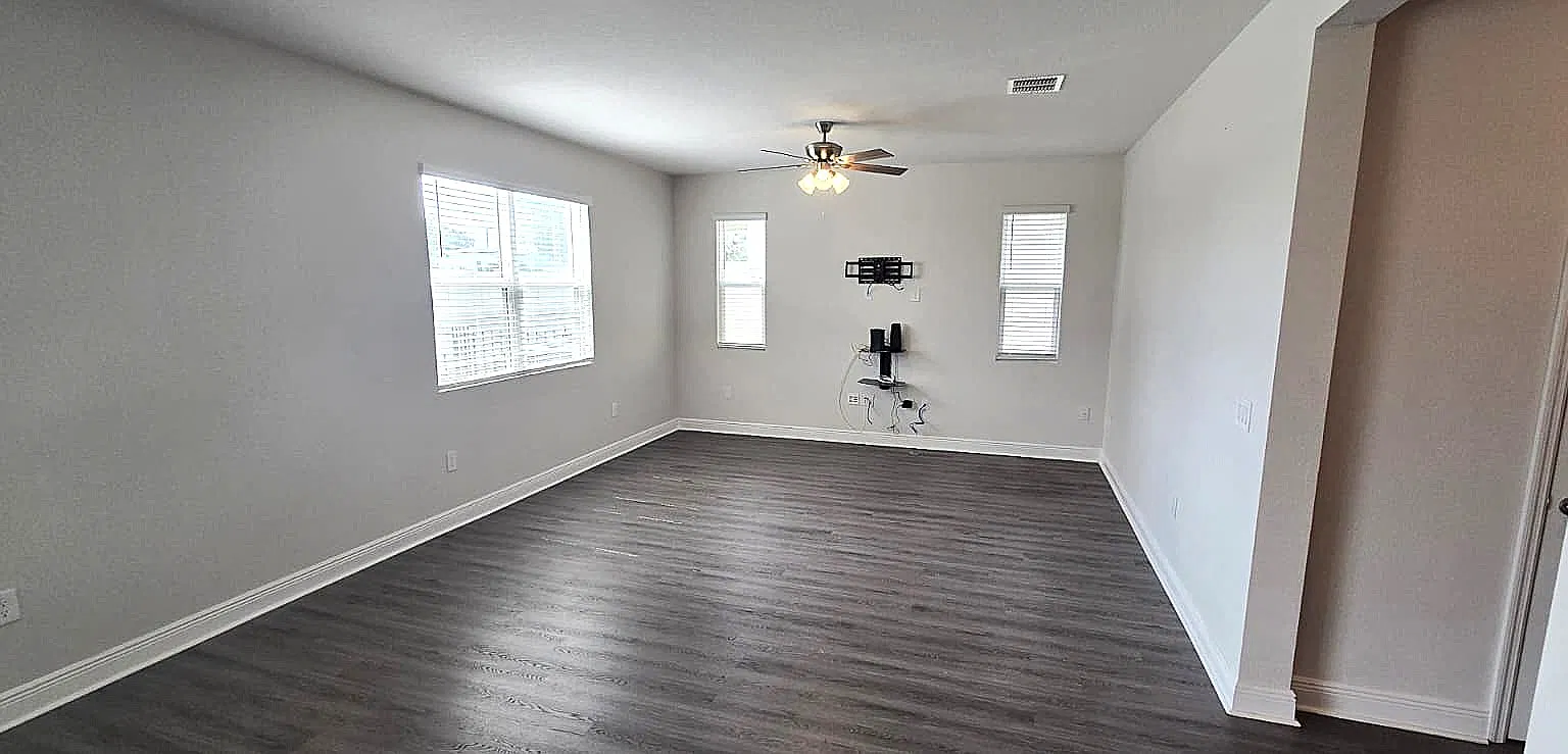 1128 Sugarwood Street - 1 — Photo 3