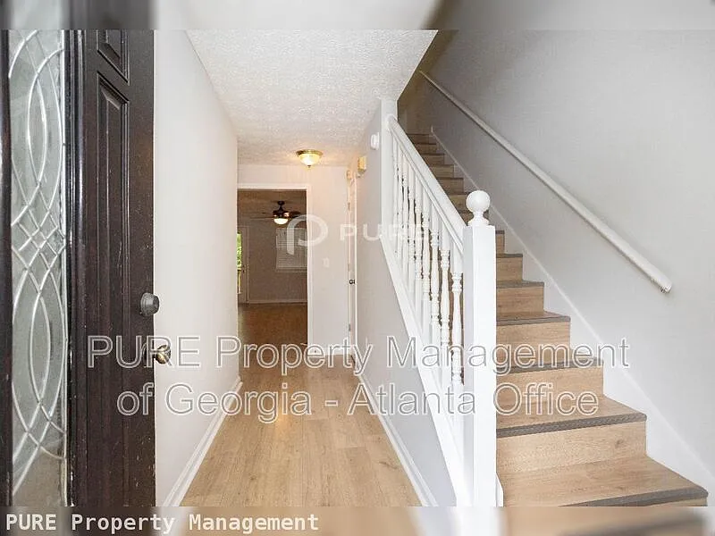 3 bed, 2.0 bath, 1248 sqft, $1,795 — Photo 2