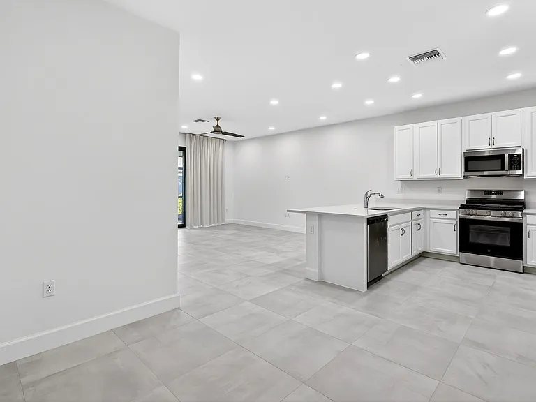 13470 SW Brightside Way — Photo 7