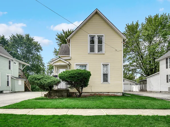 217 E North St, Crown Point, IN 46307