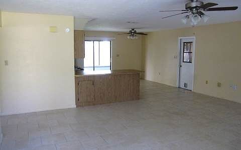 3rd image of 107 Holly Hill Dr