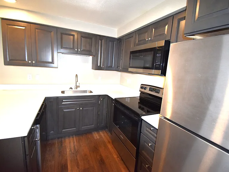 16th Avenue Apartments — Photo 2