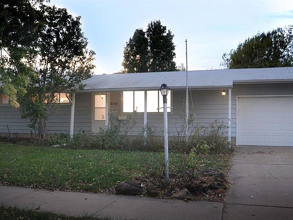 2nd image of 2118 Norton St