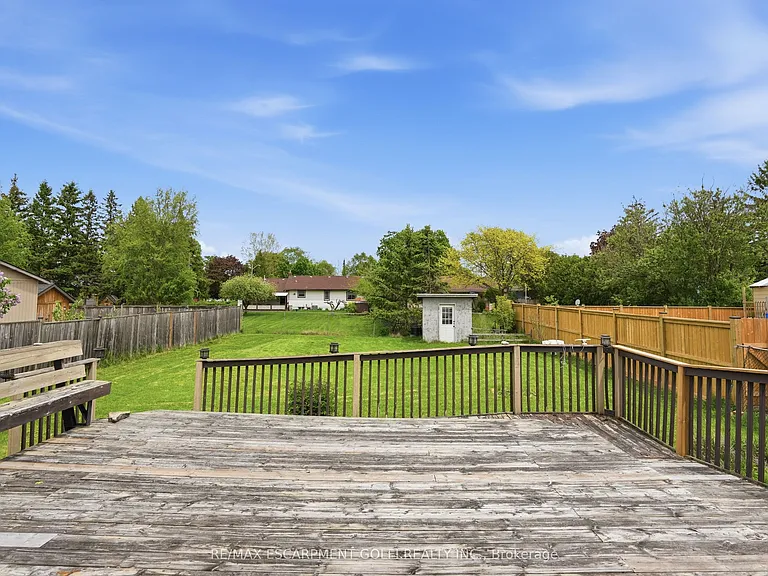 602 Geneva St — Photo 27
