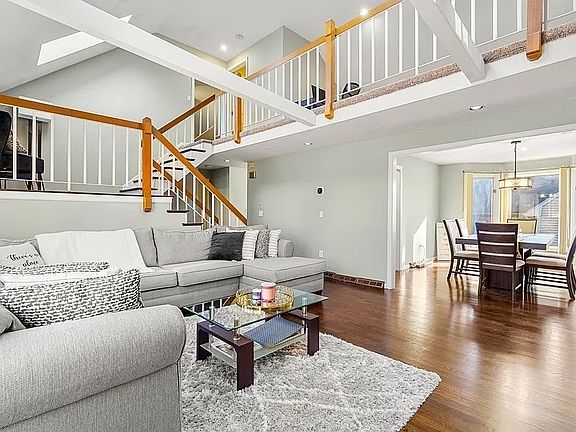 4th image of 203 Copperwood Dr