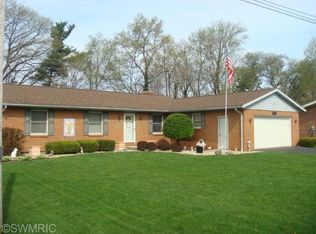 3674 Crestview Dr, Saint Joseph, MI 49085