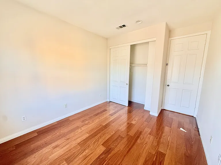 20512 Earl St — Photo 13