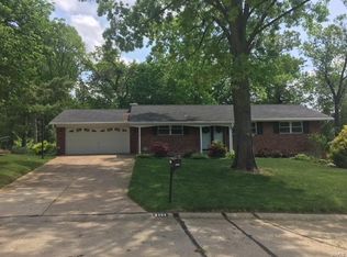 4304 Woodhill Dr, Saint Louis, MO 63129