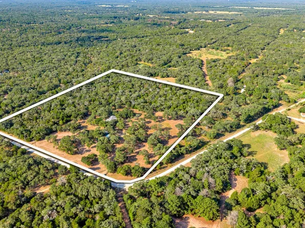 1079 Private Road 1051, Hallettsville, TX 77964