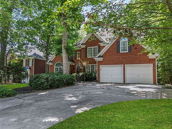 3rd image of 662 Goldenwood Ct